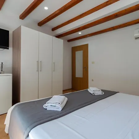 Top Center Guest house