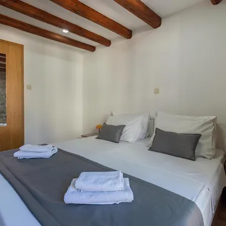 Top Center Guest house