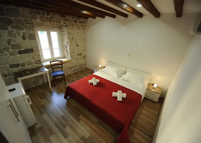 ゲストハウス トップ センター 3*