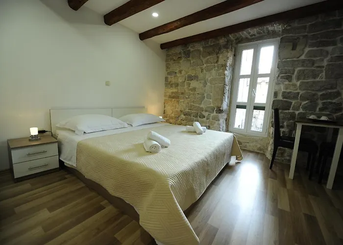 トップ センター スプリト