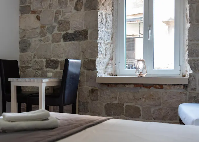 ゲストハウス トップ センター 3*