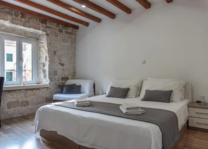 ゲストハウス トップ センター 3*